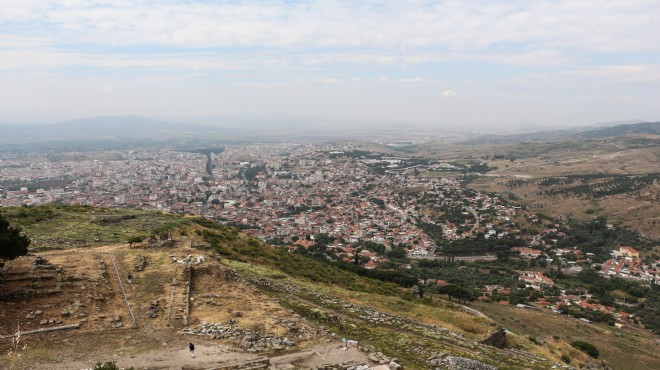 'Bergama il olsun' çağrısına AK Parti'den fren!