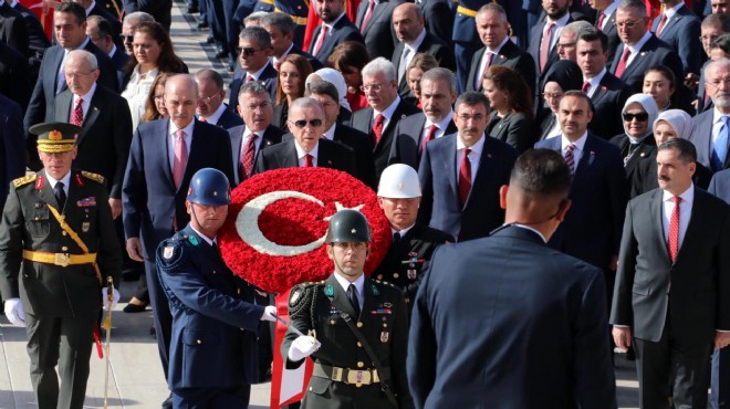 100'üncü yılda devlet erkanı Anıtkabir'de