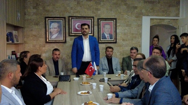 AK Partili İnan Foça'da konuştu: Hizmet getirmek gibi dertleri yok