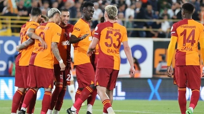 Ali Sami Yen'de sürpriz imza töreni!