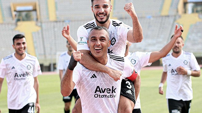 Altay'ın 42'lik delikanlısı sahnede... Form geçici klas kalıcı!