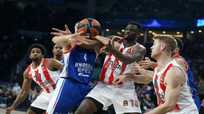 Anadolu Efes, Olympiacos'u ezdi geçti!