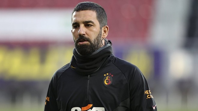 Arda Turan depremzedeler için sahaya çıkacak