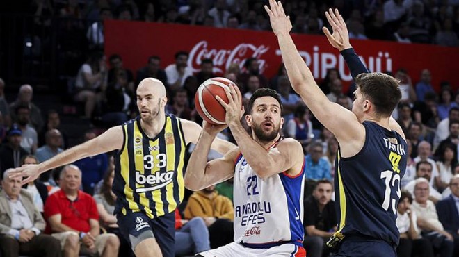 Basketbol Süper Ligi'nde ilk finalist Anadolu Efes oldu