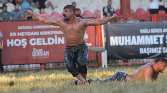 Başpehlivan Şimşek'in ödül ve dereceleri elinden alındı