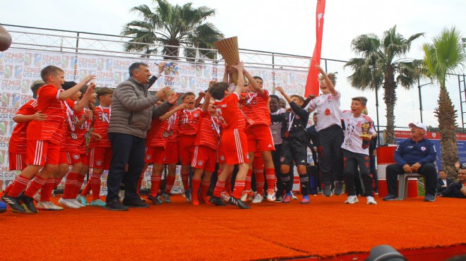 Bayern Münih, U12 İzmir Cup'ta şampiyon!