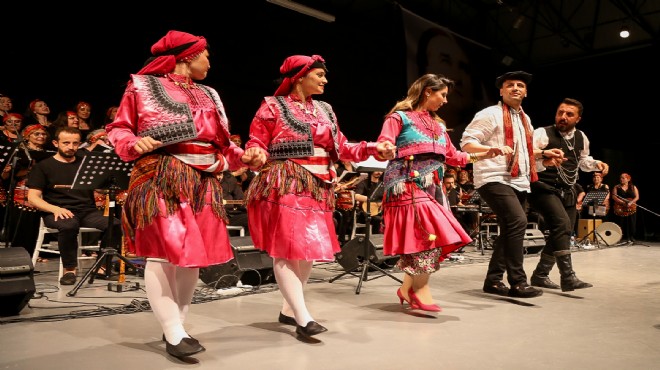 Bornova’da Halk Dansları Festivali