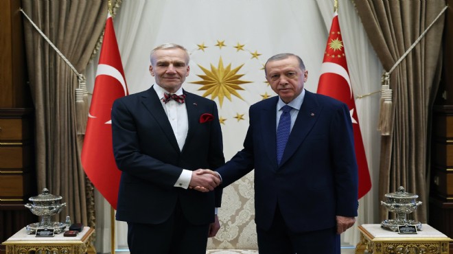 Büyükelçilerden Erdoğan'a güven mektubu