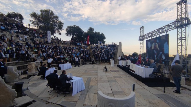 Büyükşehir’de ‘Gazze’ gündemi… Tugay’dan ‘Tel Aviv’ önerisine: Tepkiyi hükümet göstermeli!