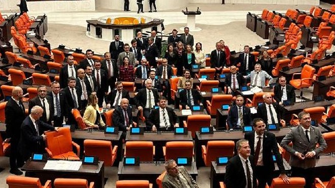 CHP'nin TBMM'de 'yargı eylemi' devam etti