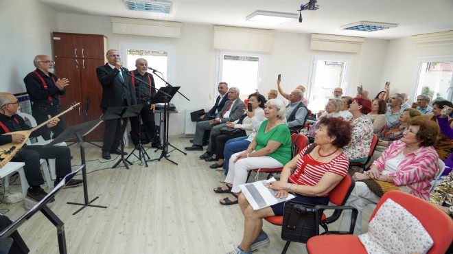 Çınarlar saz çaldı, Başkan Işık türkü söyledi