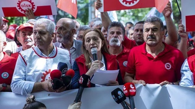 DİSK'ten TÜİK'e 'enflasyon' protestosu