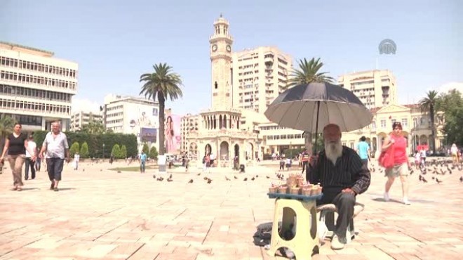 Ege'yi sıcak hava vurdu... Vatandaşlar sokağa çıkamadı!