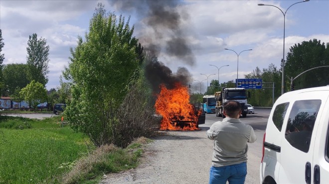 Faciaya kıl payı... Otomobil alev alev yandı!