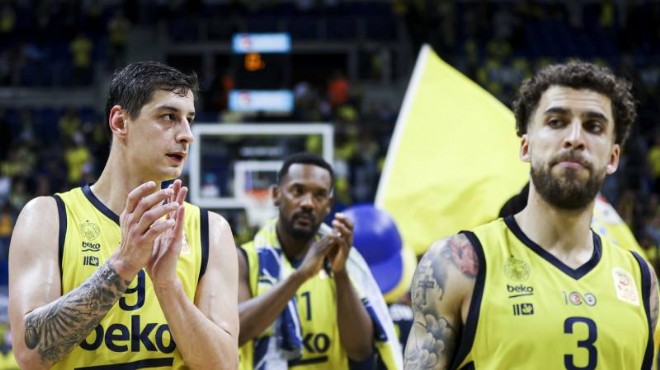 Fenerbahçe'den Anadolu Efes'e 42 sayılık fark