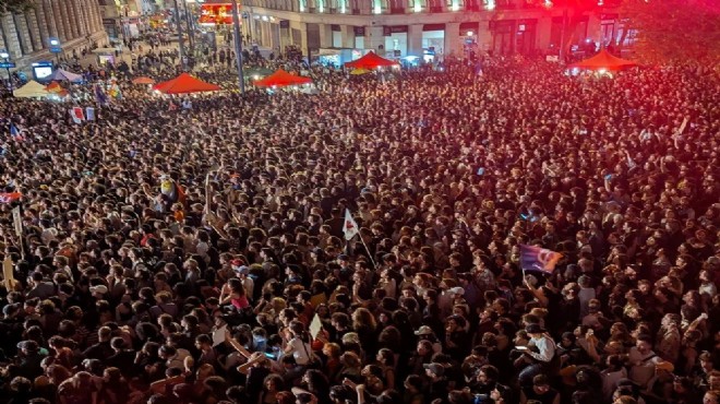 Fransa'da halk sokakta: Aşırı sağa karşı protesto