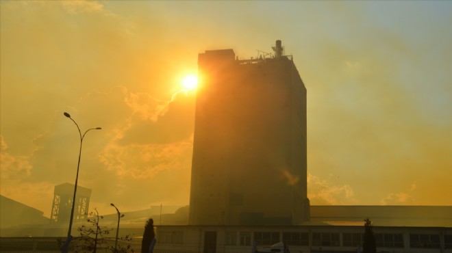 Sarı alarm... Fabrikadan nitrik asit sızıntısı!