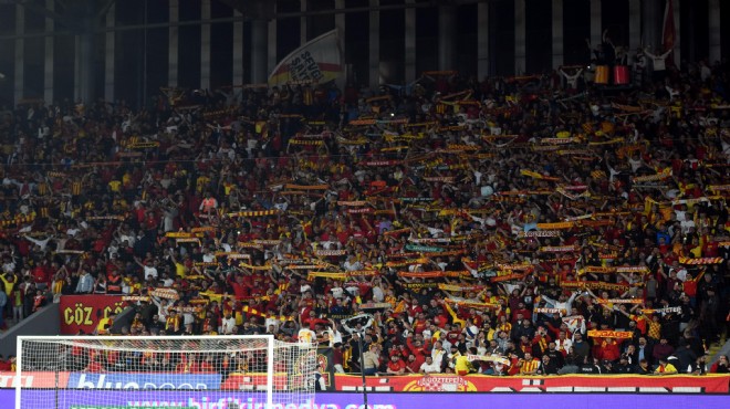 Göztepe'de taraftar yeri göğü inletti!