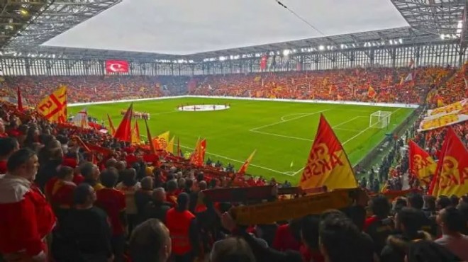 Göztepe maçında 'hükümet istifa' sloganları!