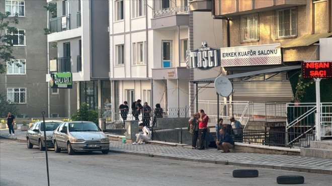 Halk sokağa döküldü... Afyon'da deprem!