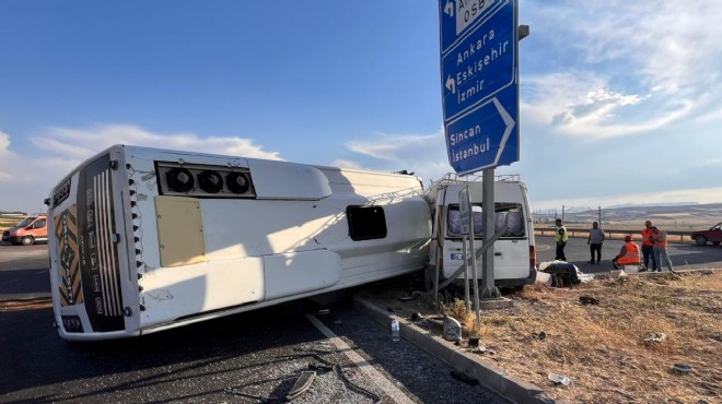 İşçileri taşıyan otobüs ile minibüs çarpıştı: 1 ölü, 16 yaralı