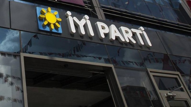 İYİ Parti Manisa'da 41 kişi istifa etti!