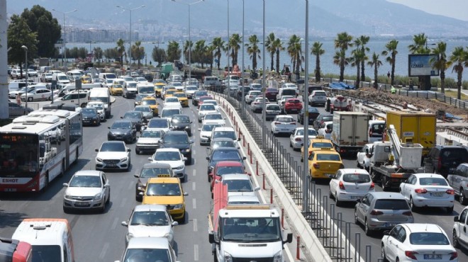 İzmir'de araç sayısı artıyor... En çok hangi marka satıldı?