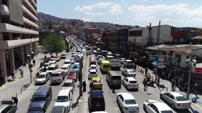 İzmir'de araç sayısı artıyor... En çok hangi marka satıldı?