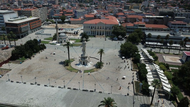 İzmir’de cadde ve sokaklar boş kaldı