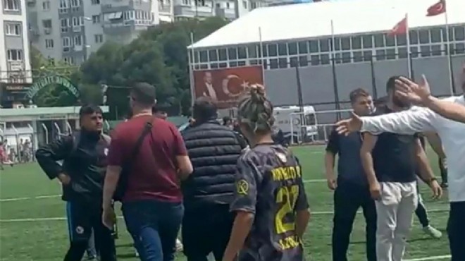 İzmir'de utanç: Taraftarlardan kadın futbolculara saldırı!