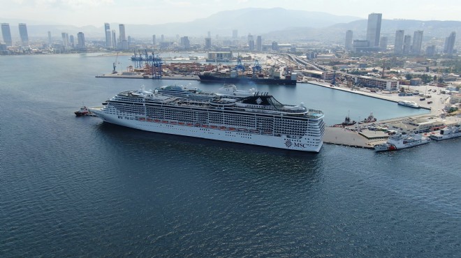 İzmir'e kruvaziyerden turist akını!