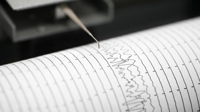 İzmir'de korkutan deprem