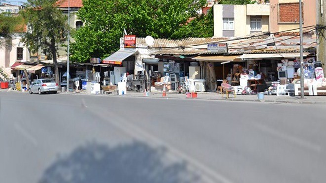 İzmir’in gözü önünde eriyen bir sektör… İkiçeşmelik’te siftahsız günler!