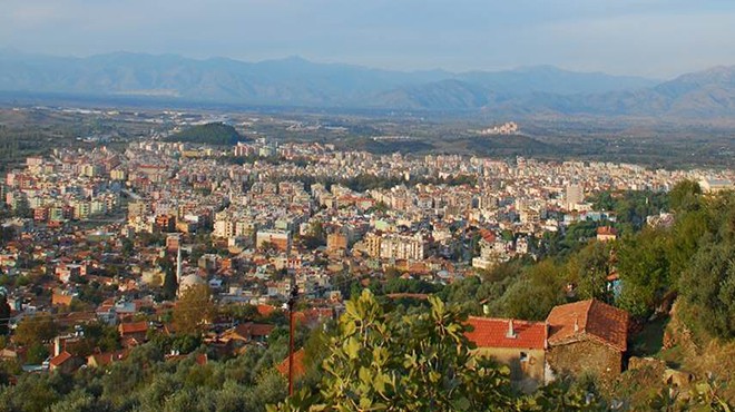 İzmir’in o ilçesi yeşili ile ünlüydü… Şimdi adım adım çölleşiyor!