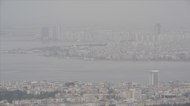 İzmir Tabip Odası Başkanı uyardı: Çöl tozu tehlikesi geçmedi!