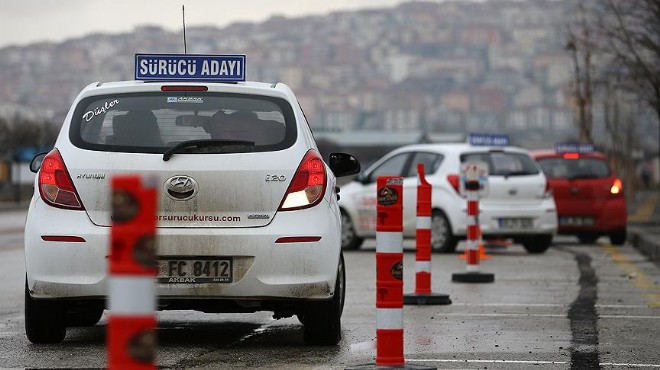 Kalite yerle bir… Üçüncü vitesi bilmeden ehliyet alanlar var!