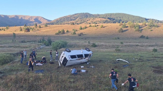 Kontrolden çıkan minibüs devrildi: 1 ölü, 6 yaralı