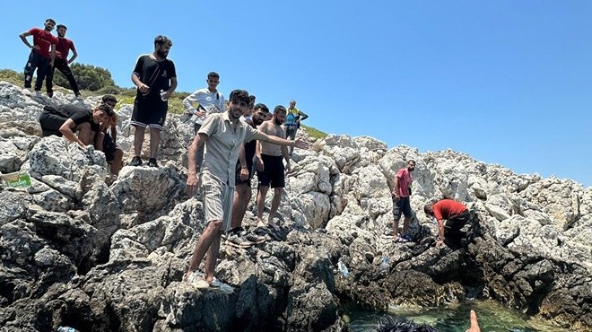 Koyda mahsur kalan göçmenler kurtarıldı