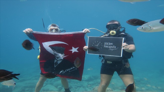 Muğla'da dalgıçlar Atatürk'ü deniz dibinde andı