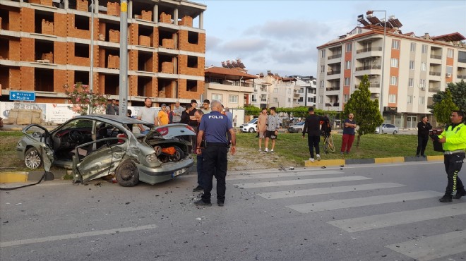 Otomobiller çarpıştı: 3 kişi yaralandı