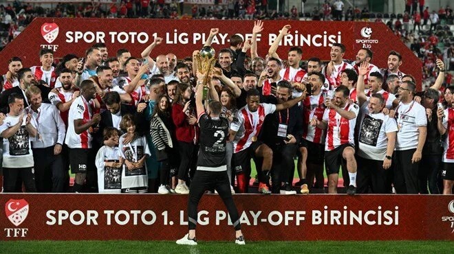 Pendikspor Süper Lig'e yükseldi!