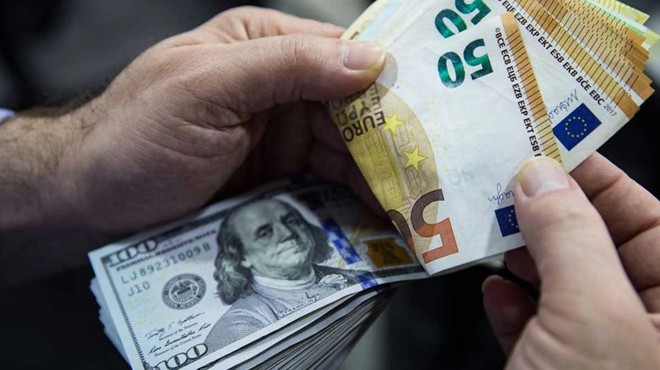 Piyasalarda hareketlilik: Euro'da rekor, dolarda düşüş!