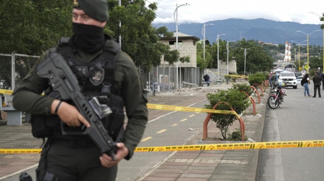 Polis karakoluna bomba yüklü araçla saldırı