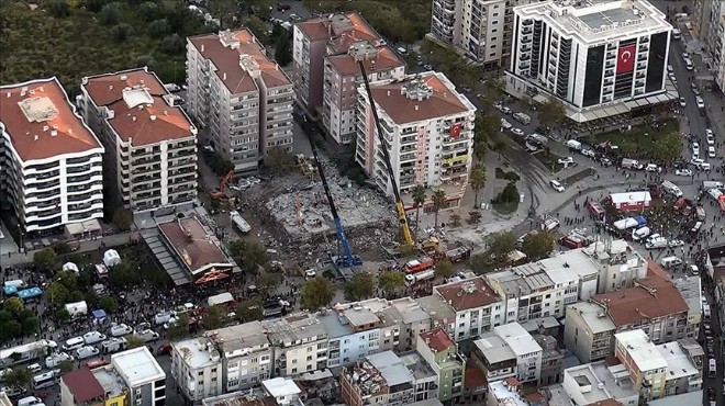 Rıza Bey Apartmanı davasında alkışlı tepki... Depremzede baba dışarı çıkarıldı!