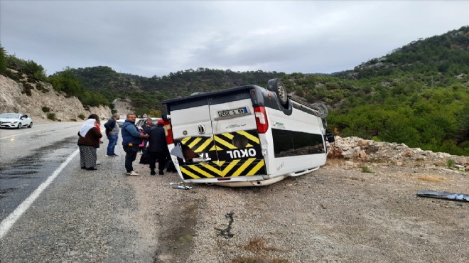 Servis kazasında can pazarı: 9 öğrenci yaralandı!