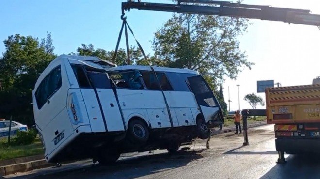 Servis midibüsü devrildi: 1 ölü, 7 yaralı