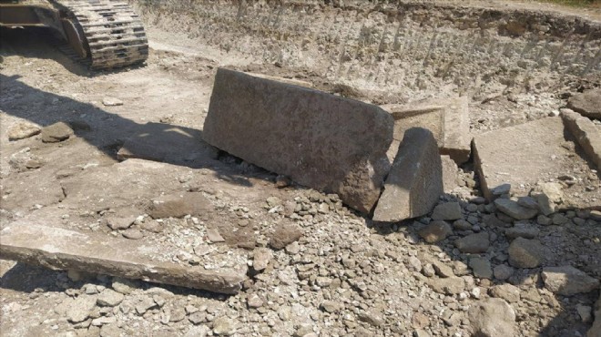 Temel kazısında ortaya çıktı... Antik döneme ait lahit bulundu!