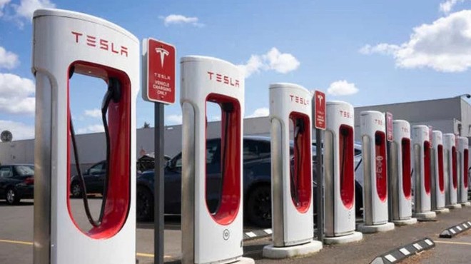 Tesla'nın Supercharger istasyonları İzmir'de yayılacak!