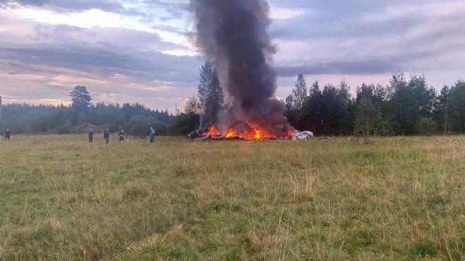 Tver'de düşen uçağın enkazında 10 kişinin cesedi bulundu