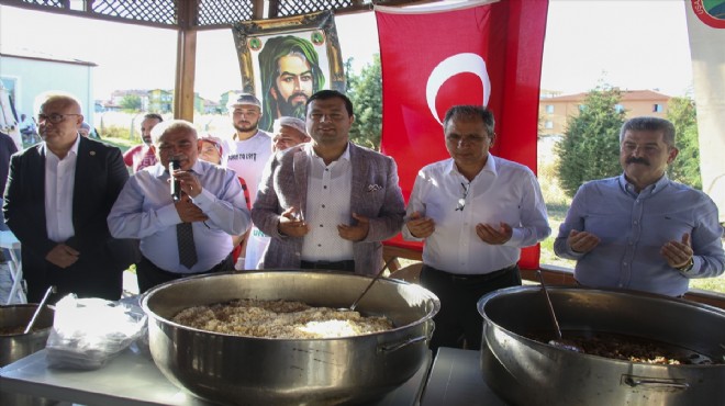 Uşak'ta muharrem ayı dolayısıyla aşure dağıtıldı